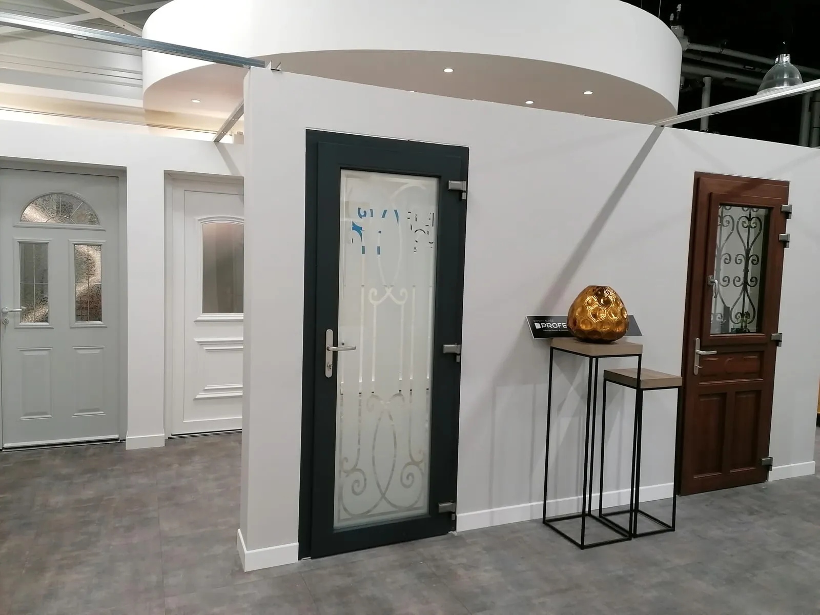 Façade du showroom de KTR Plein Jour