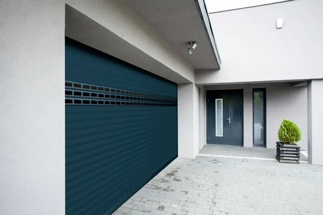 Porte de garage enroulable aluminium Soprofen