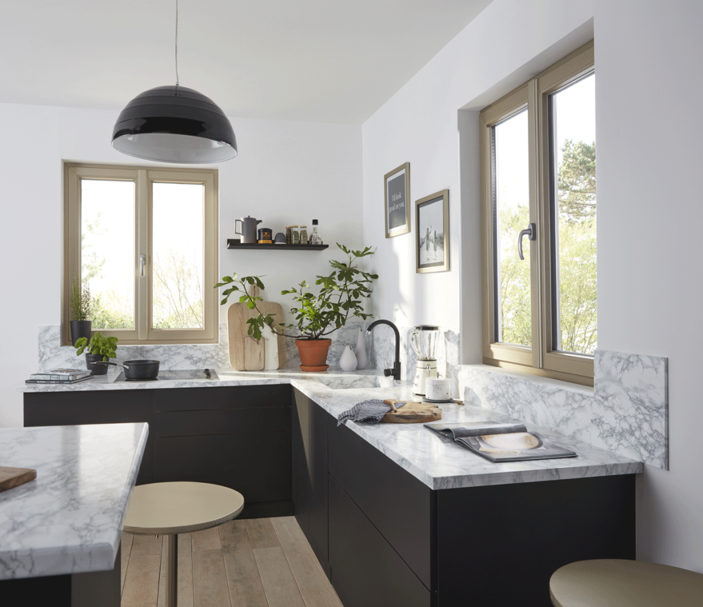 Fenêtres deux vantaux TEXTURAL® doré strié
