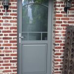 Porte d'entrée, modèle Chicorée, petits bois collés laqués, gamme HYBRIDE