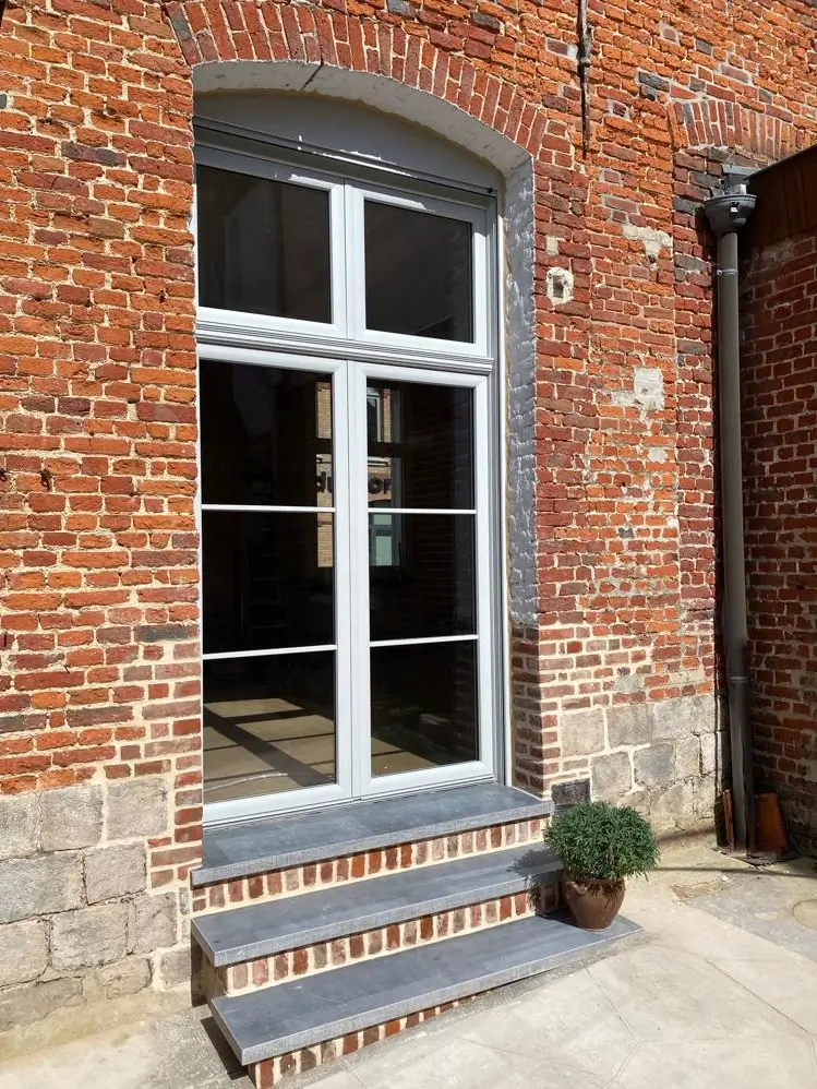 Porte-fenêtre 2 vantaux avec imposte et petits bois collés
